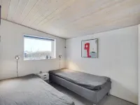 "Gisl" - 400m from the Sea