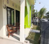 Cloverleaf Homestay Hotels in Bontang