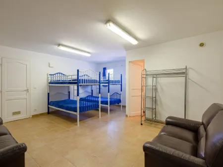 La Figuière Отели рядом с достопримечательностью «Eglise Sainte-Maxime»