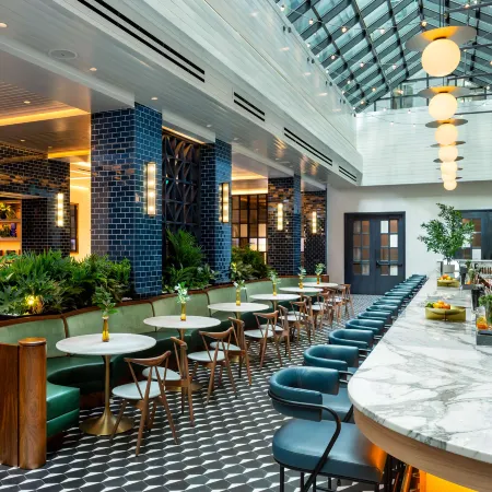Dream Nashville, Part of Hyatt Отели рядом с достопримечательностью «Район»