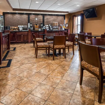 Best Western Plus Midwest Inn  Suites