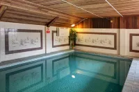 Beachcroft Hotel, BW Signature Collection by Best Western - Pools