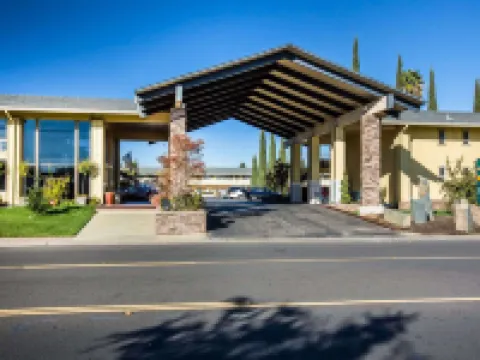 Quality Inn & Suites Cameron Park Shingle Springs Hotels in Cameron Park