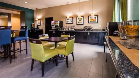 Best Western Plus Carrizo Springs Inn  Suites