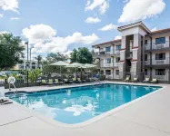 Quality Inn & Suites by the Parks - Hot Tub