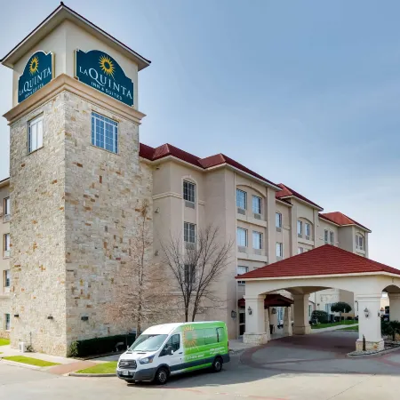 La Quinta Inn & Suites by Wyndham DFW Airport West - Euless