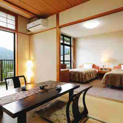 天然温泉たまご肌美人の湯 美榛苑 Rooms