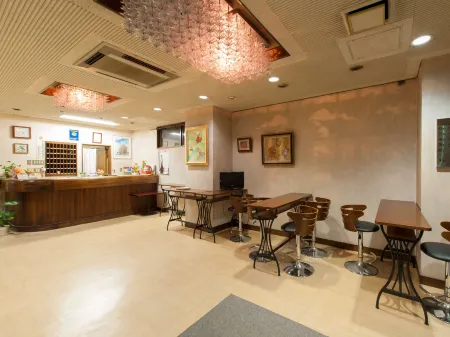 Business Hotel Suzuya Отели рядом с достопримечательностью «Shorinzan Darumaji Temple»