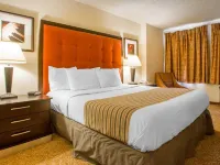 Econo Lodge Inn & Suites