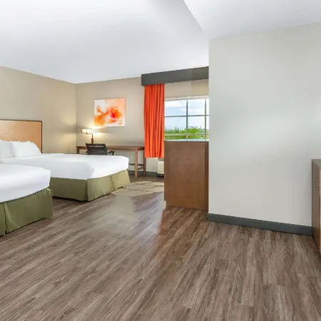 La Quinta Inn & Suites by Wyndham Ft. Pierce