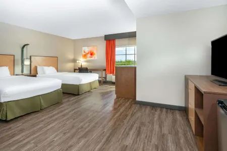 La Quinta Inn & Suites by Wyndham Ft. Pierce