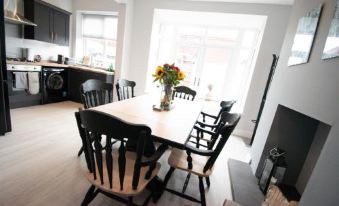 Ideal Lodgings in Royton