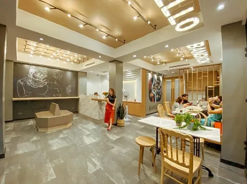 Yakthai Poshtel Отели рядом с достопримечательностью «Ват Арун»