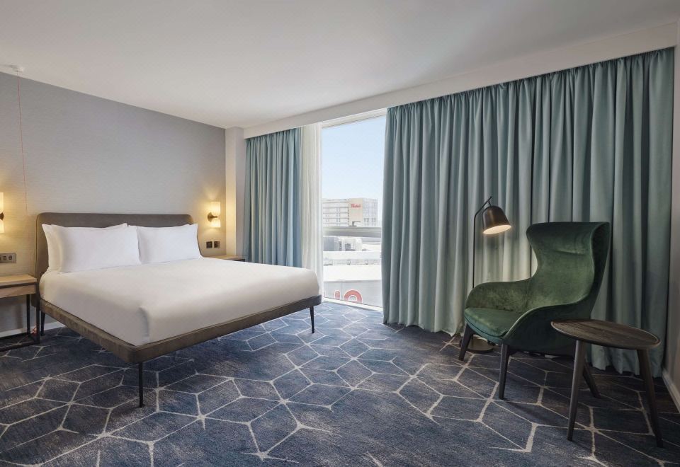 7. Hyatt Ho..