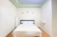 Adipura Guesthouse Syariah Mitra RedDoorz Near Terminal Nganjuk Hotels in Nganjuk Sub-District