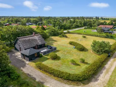 "Hendrina" - 250m to the Inlet Hotels near Skjern Vindmølle