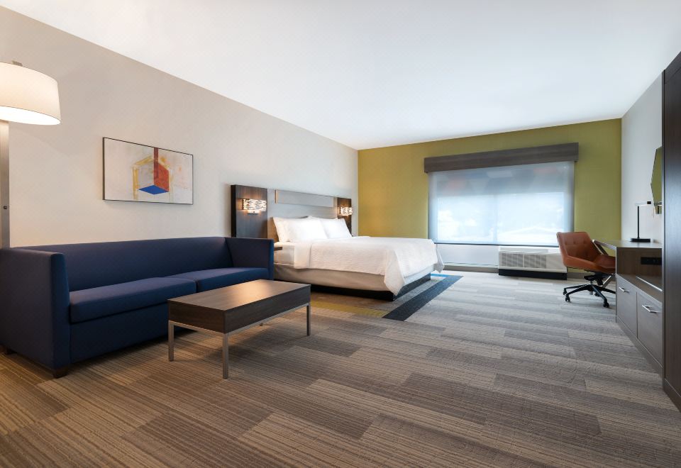 Holiday Inn Express & Suites Glendale Downtown