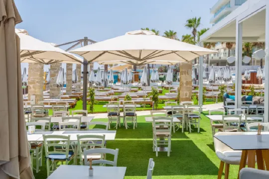 Flamingo Paradise Beach Hotel