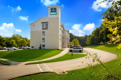 WoodSpring Suites Louisville Southeast Hotels near Piccadilly Square