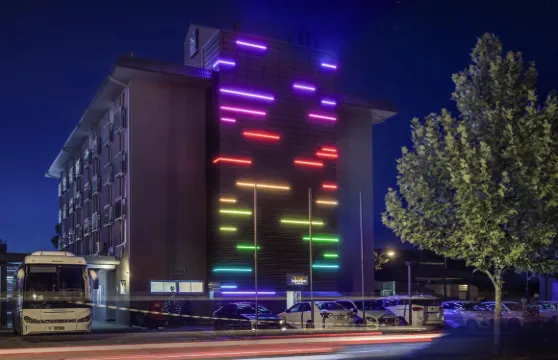 美居奧爾伯裏酒店