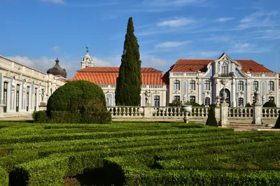 Pousada Palacio de Queluz – Historic Hotel Отели в г. Tapada de Vale de Lobos