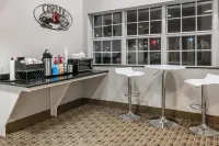 Microtel Inn & Suites by Wyndham Scott Lafayette - 2-Star