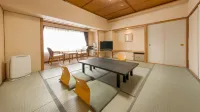 Garden Hotel Olive Hotel di Kuwana