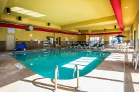 Comfort Suites - Pool