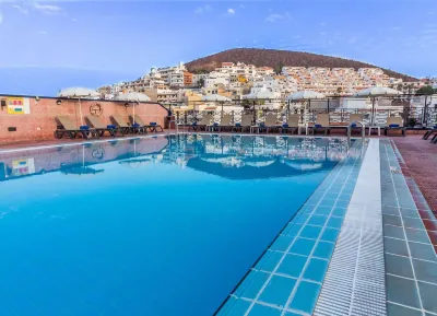 Hotel Reveron Plaza Hotels in Los Cristianos