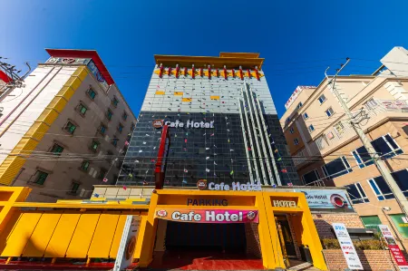 Cheonan(Ssangyongdong) Cafe Hotel Отели в г. Чхонан