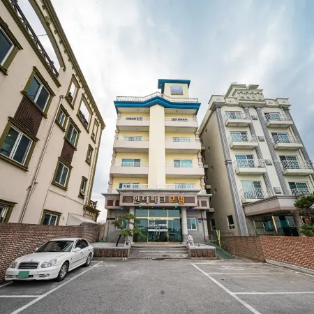 Gangneung Gyeongpodae Interpark Отели рядом с достопримечательностью «Пляж Анмок»