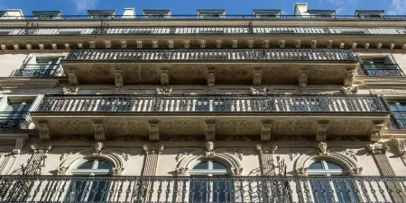 Hôtel du Rond-Point des Champs-Élysées - Esprit de France