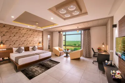 Lords Eco Inn Morbi Các khách sạn gần New Palace