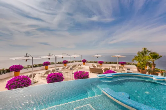 Grand Miramar All Luxury Suites & Residences