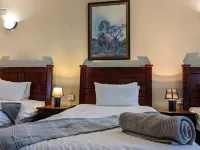 Zambezi Family Lodge - Rhino Room - Bathtub