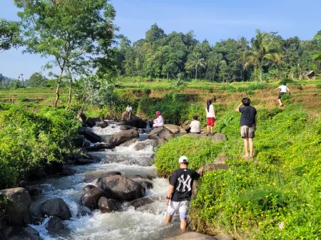 Villa Bumisoka View Gn Burangrang Отели рядом с достопримечательностью «Amok Ujung Aspal wisata Alam Wanayasa»