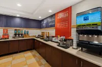 Hampton Inn & Suites by Hilton Fort Belvoir Alexandria South - breakfast