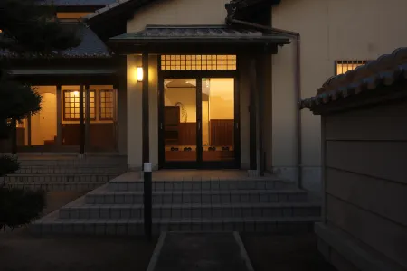 Umekiya Отели рядом с достопримечательностью «AWAJI オブジェ»