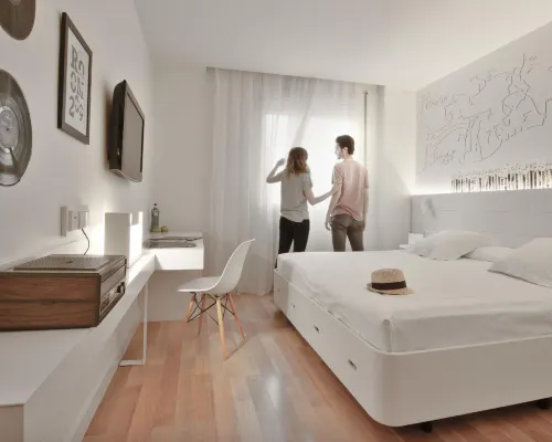 Pol & Grace Hotel Hotels near Parc Guell