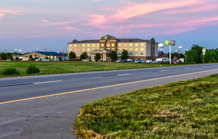 Holiday Inn Express & Suites SALINA by IHG