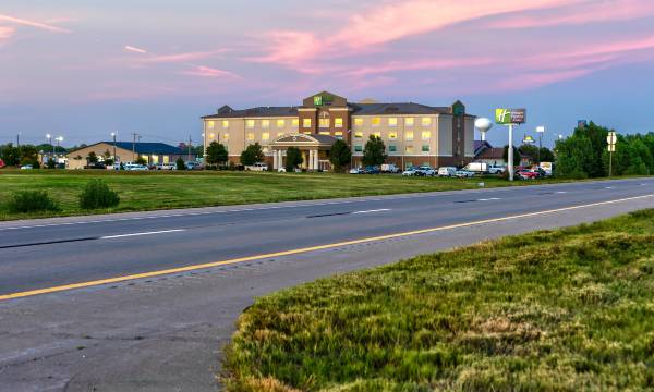 Holiday Inn Express & Suites Salina by IHG