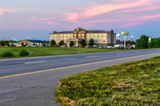 Holiday Inn Express & Suites SALINA by IHG