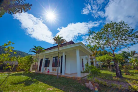 YNG-Luxor Resort Phu Quoc Hotels near Ho Quoc Temple