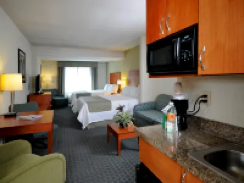 Holiday Inn Express Hotel & Suites Toluca Zona Aeropuerto Hoteles en Lerma