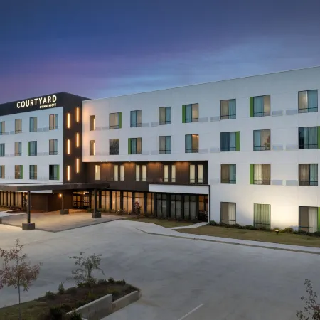 Courtyard Northport
