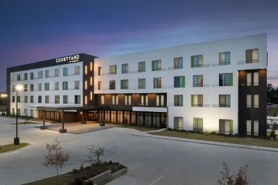 Courtyard Northport