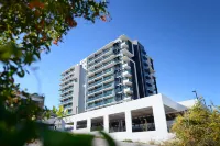 Oaks Gladstone Grand Hotel Hotels near Queens Hotel Motel Gladstone