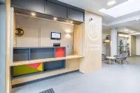 B B Hotel Tours Centre Commercial La Petite Arche Hotel - 2성급