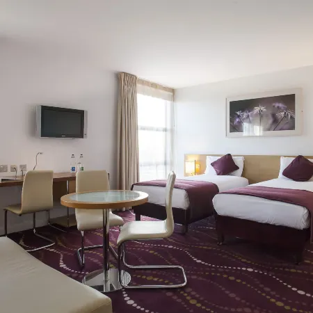 Louis Fitzgerald Hotel Отели рядом с достопримечательностью «Замок Дримна»