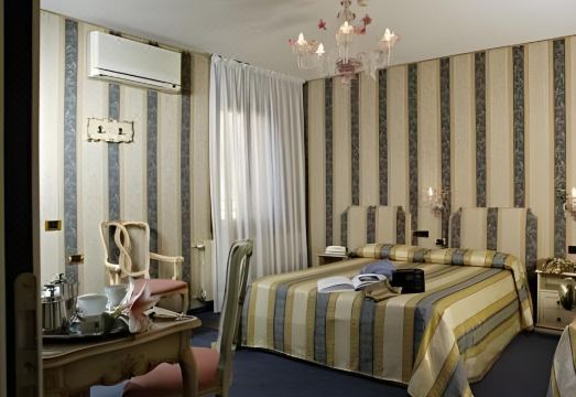 5. 호텔 카스텔로 ..